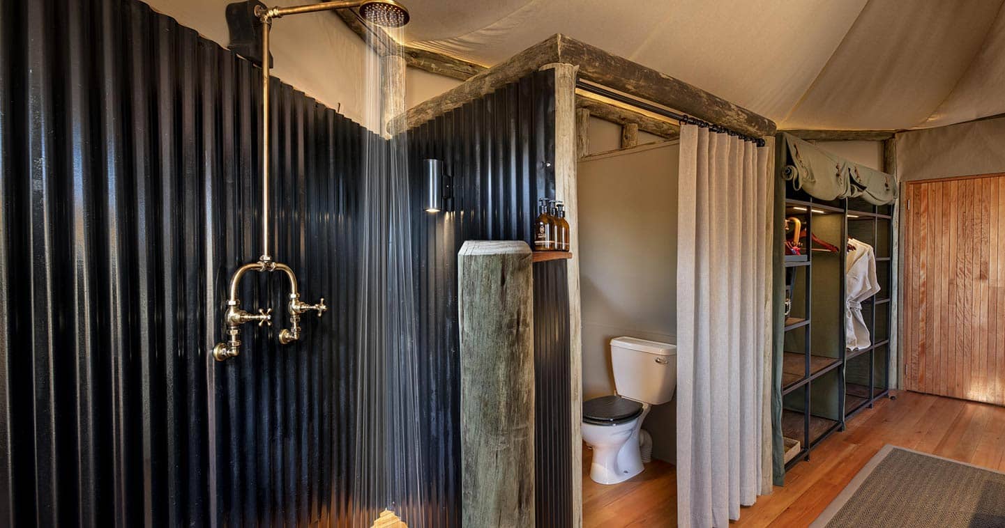 En-suite safari bathroom at Khwai Lediba in the Moremi Game Reserve
